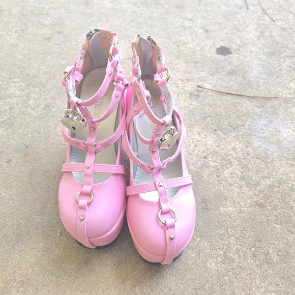Demonia Pink Poison lock heart Platform Shoes Goth Alt Kawaii Retro Spooky - Picture 5 of 16